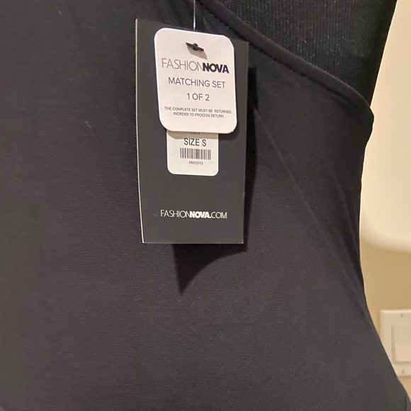 Two piece suit, very elegant!!! - Picture 3 of 5